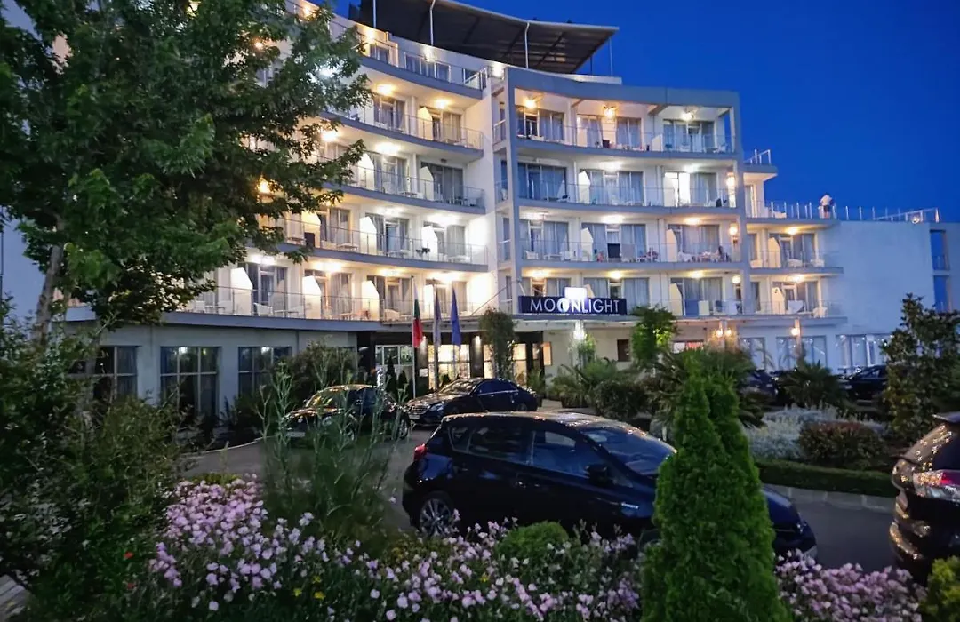 Moonlight Hotel-1